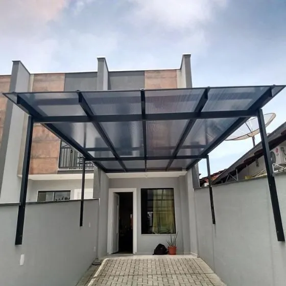 Pergolado Fixo de Ferro em Monte Alegre, Nova Odessa - SP — Instalação em fachada comercial