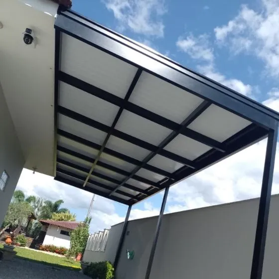 Pergotelha em Centro, Nova Odessa - SP — Cobertura com calha lateral para escoamento