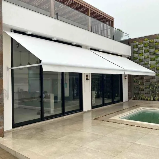 Toldo Cortina com Braços Laterais em Monte Alegre, Nova Odessa - SP — Instalação em estacionamento