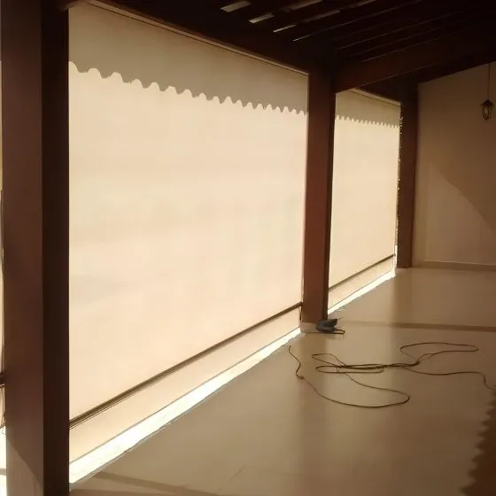Toldo Cortina de Tela Screen em Centro, Nova Odessa - SP — Instalação em área gourmet com churrasqueira